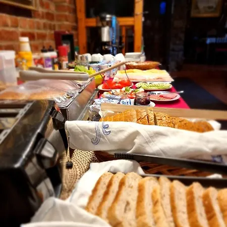 Scots Goscinne לינה וארוחת בוקר שצ'קלארסקה פוראובה