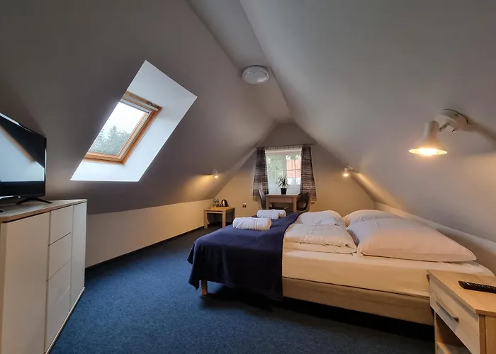 Scots Goscinne 斯克拉斯卡波伦巴